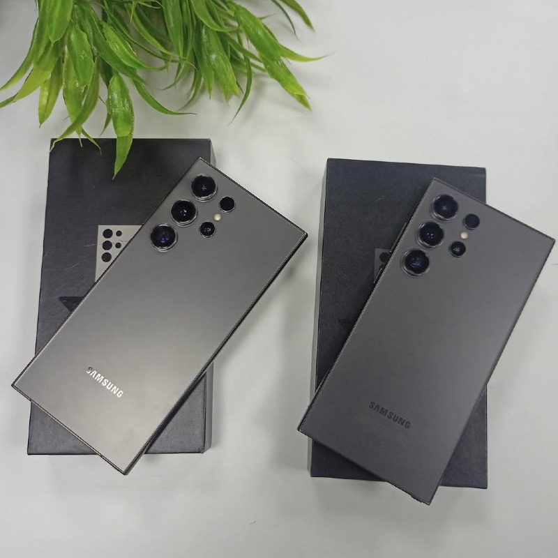 Galaxy S24 Ultra – 512GB ROM – 12GB RAM – 5000mAh – Android – 200MP + 50MP + 10MP + 12MP Rear – 12MP Front – USB-C – 5G – Under Display Fingerprint – Dynamic AMOLED 2X – 120Hz – IP68