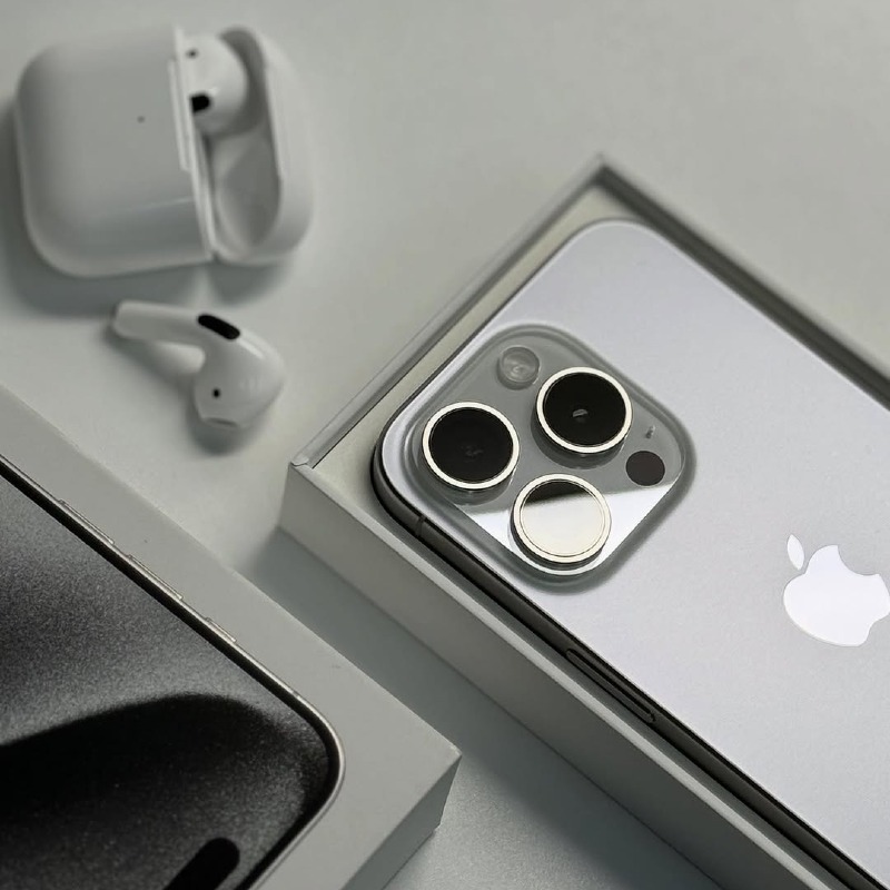 iPhone 15 Pro – UK Used – Neat & Direct – 256GB – Battery Health 80%+ – Face ID – Triple 48MP + 12MP + 12MP Rear Camera + 12MP Front Camera – 6.1" Super Retina XDR OLED Display with ProMotion – Available for Swap or Outright Purchase (No Instalment Plan)