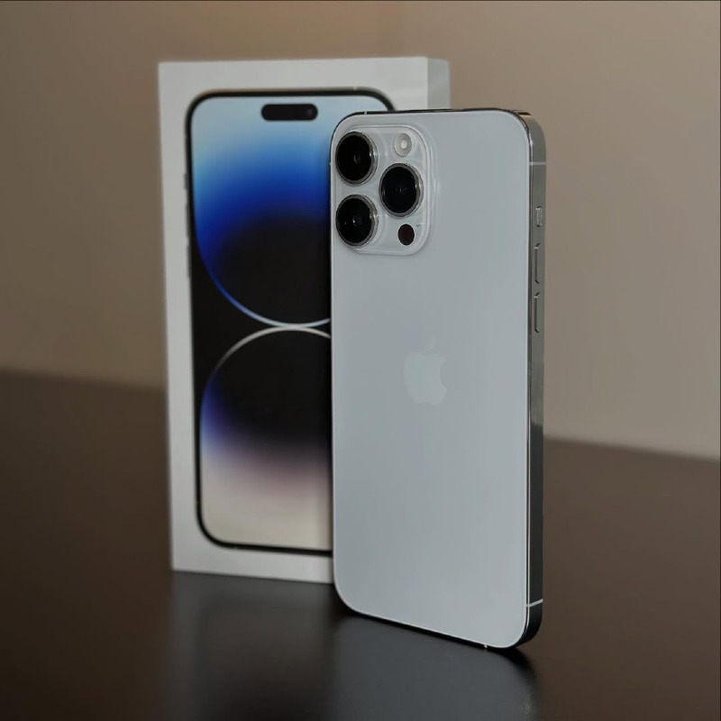 iPhone 14 Pro Max – Brand New – 128GB – 5G – Face ID – 6.7" Super Retina XDR Display with ProMotion – 48MP Triple Rear + 12MP Front Camera – A16 Bionic Chip – MagSafe Charging – All-Day Battery – Factory Unlocked – No Installment or EasyBuy.