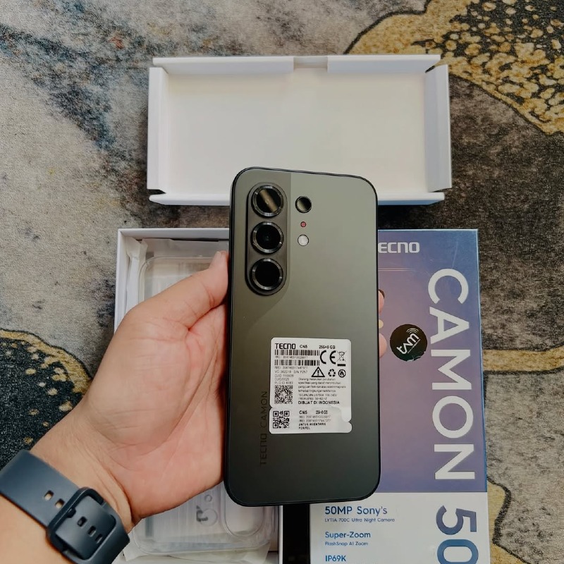 Tecno Camon 50 Pro – 5000mAh – 256GB – 8GB – Android 13 (HiOS 14) – 6.6" AMOLED 120Hz Display – 200MP + 2MP + 2MP + Low-Light Rear Camera – 32MP Front Camera – USB-C – 33W Fast Charging – Side-Mounted Fingerprint – Dual SIM – 4G LTE